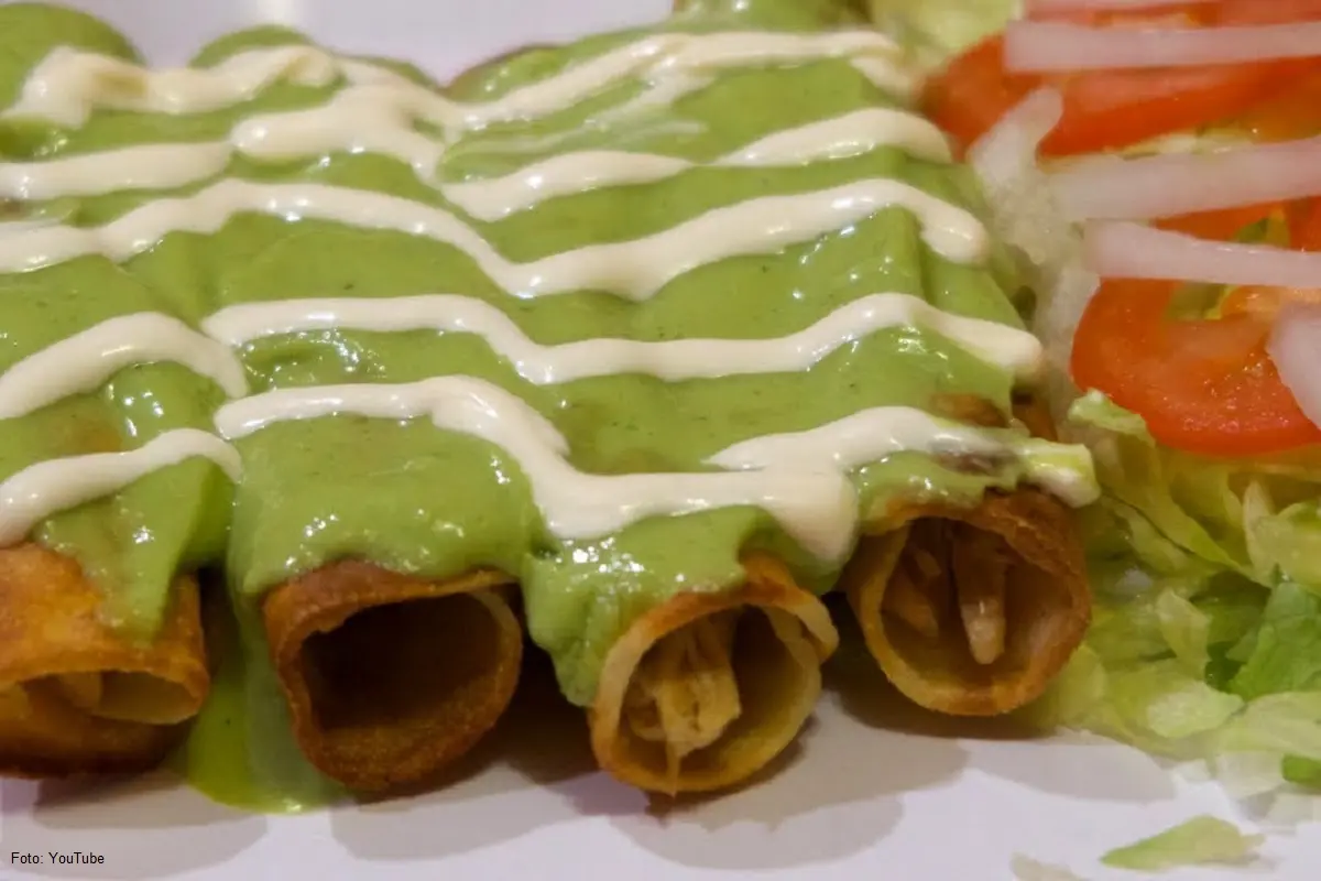 Recetas de Flautas con Salsa de Aguacate