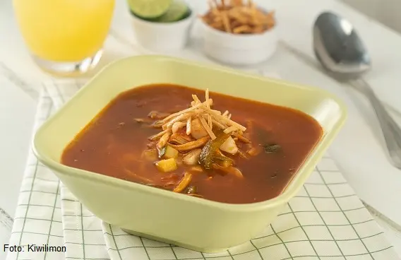 Receta de Sopa de Calabacitas a la Mexicana con Pollo